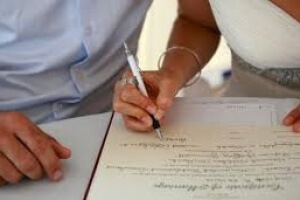 Смена фамилии после замужества и документы, подлежащие смене после данной процедуры