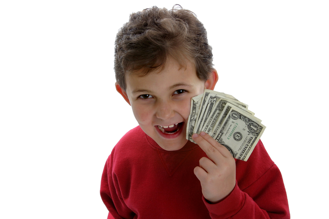 Школьникам деньги дадут. Мальчик с деньгами. Школьник с деньгами. Подросток с деньгами. Мальчик с деньгами в руках.