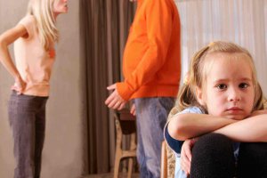 С кем остается ребенок при разводе родителей: законодательство РФ, процедура разделения детей и ее нюансы