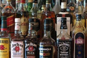 Провоз алкоголя через границу – основные правила, нормы и рекомендации